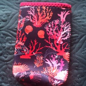 🌴Coral Reef Patterned Phone Sleeve- 963 $8 or $6 if bundled *
